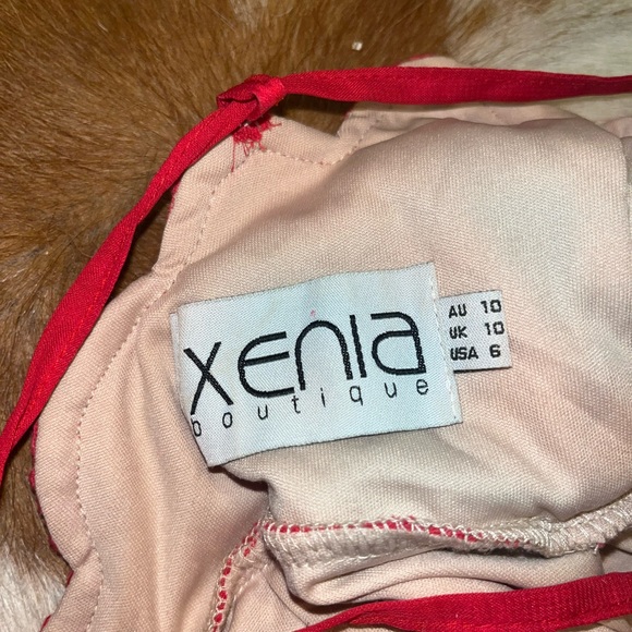 Red lace open-back dress - Xenia Boutique - Picture 3 of 4